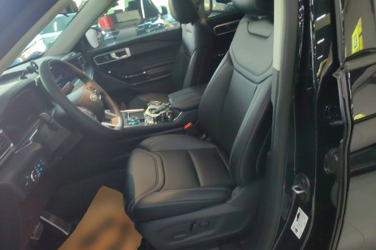 Used Ford Explorer 2024 2.3T EcoBoost All-Wheel Drive Stylish Plus Version 7 Seats