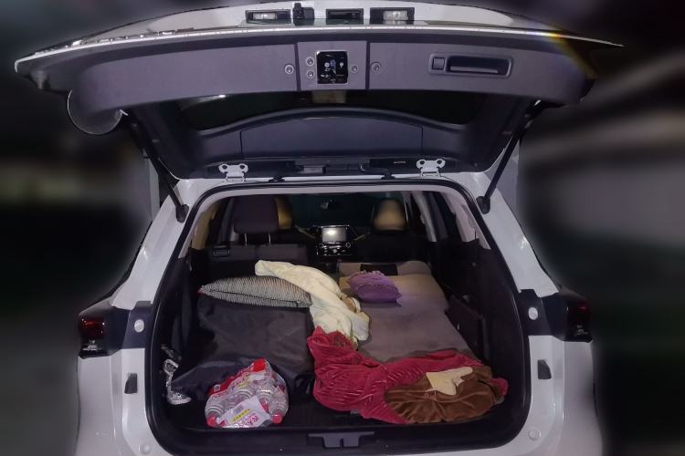 Used Toyota Highlander 2022 Dual-Engine 2.5L Two-Wheel Drive Elite Edition 7-Seater Trunk