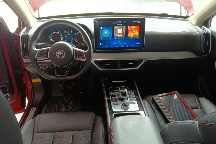 Used BYD Tang New Energy 2020 DM 2.0T Dual-Engine All-Wheel Drive Prestige 7-Seater China VI Standard Center Console