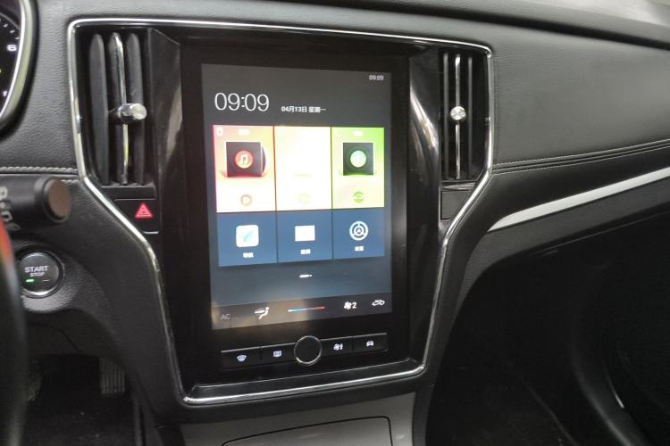 Used Roewe RX5 2019 20T Two-Wheel Drive Automatic 4G Connected Platinum Edition Audio And AC Panel