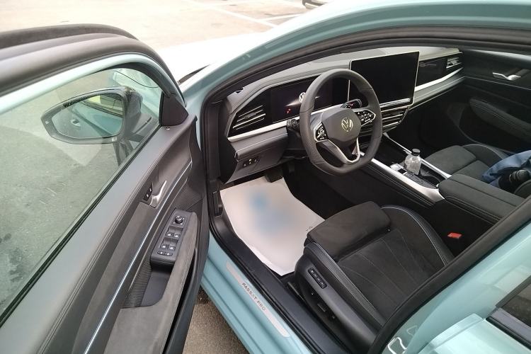 Used Volkswagen Passat 2025 Pro 380TSI Starry Dragon Luxury Edition
