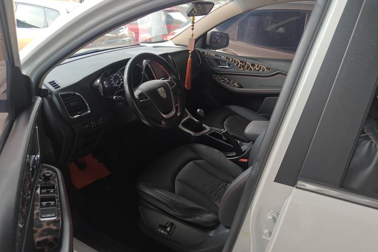 Used Baojun 560 2015 1.8L manual luxury version Left Front Seat