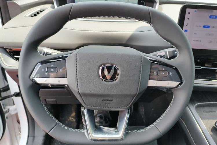 Used CHANGAN CS55PLUS PHEV 2025 Smart New Blue Whale 125km Battleship Edition Steering Wheel