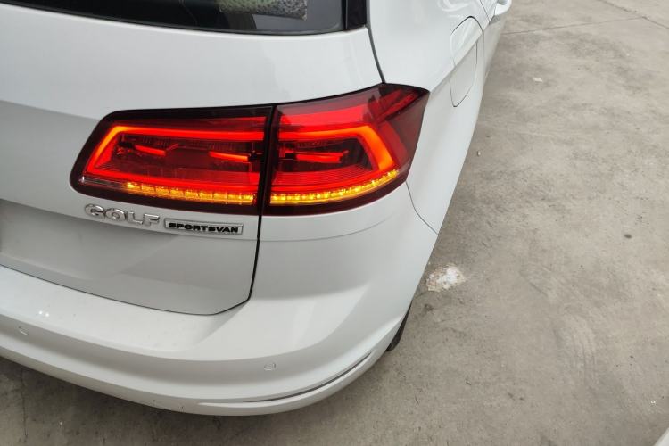 Used Volkswagen Golf Sportsvan 2016 1.6L Automatic Comfort Model Right Rear Taillight