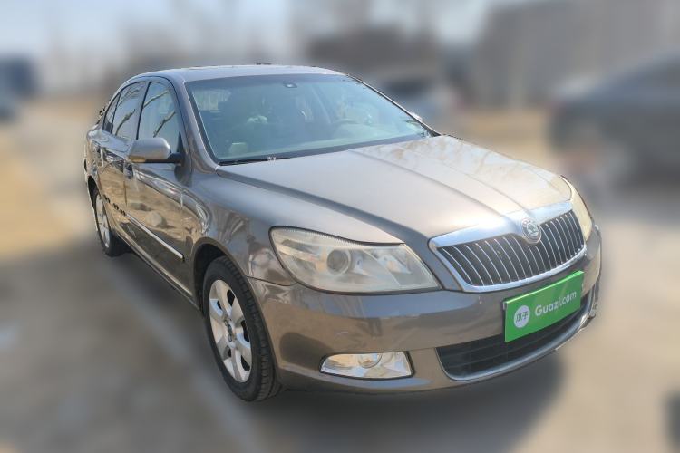 Used Skoda Octavia 2010 1.4TSI DSG Yijun Edition Front Right 45 Deg