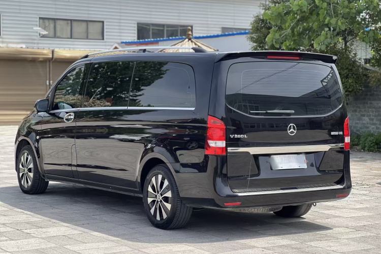 Used Mercedes-Benz Vito 2023 2.0T Elite Version 9 Seats
