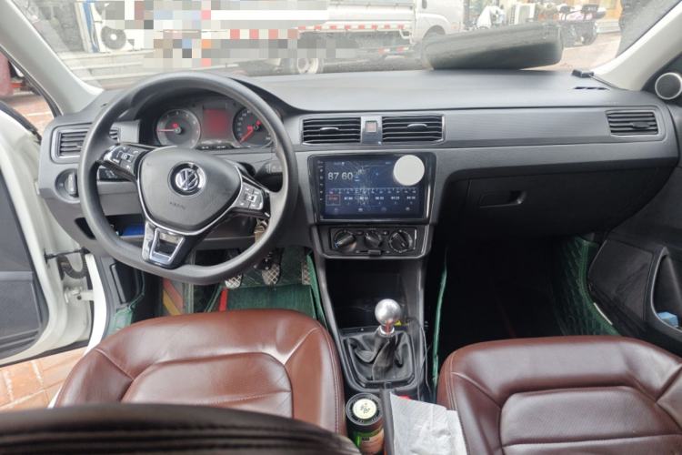 Used Volkswagen Santana 2018 1.5L Manual Fashion Edition Center Console