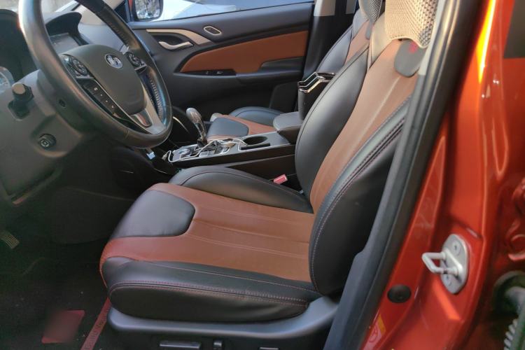 Used BYD Qin New Energy 2015 1.5T Dual-Crown Flagship Plus Edition Left Front Seat