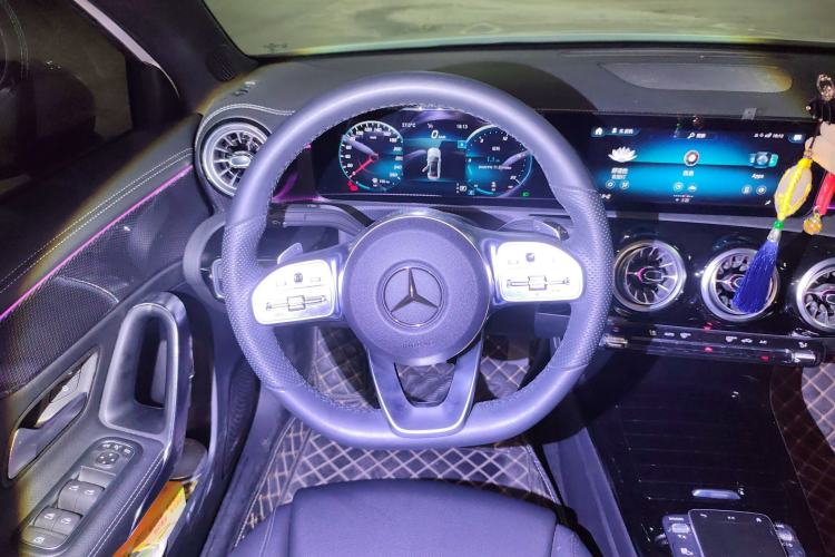 Used Mercedes-Benz A-Class 2022 Restyled A 200 L Sport Sedan Fashion Version Steering Wheel