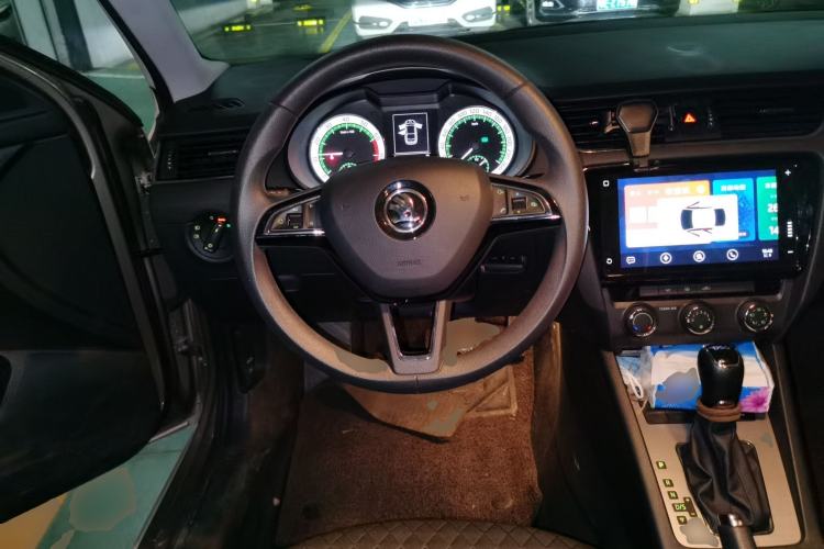 Used Skoda Octavia 2019 TSI280 DSG SmartDrive Luxury Edition China VI Steering Wheel