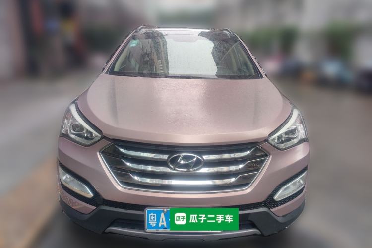 Used Hyundai Santa Fe Classic 2013 3.0L 4x4 Comfort Edition with Navigation 7 Seats Euro IV
