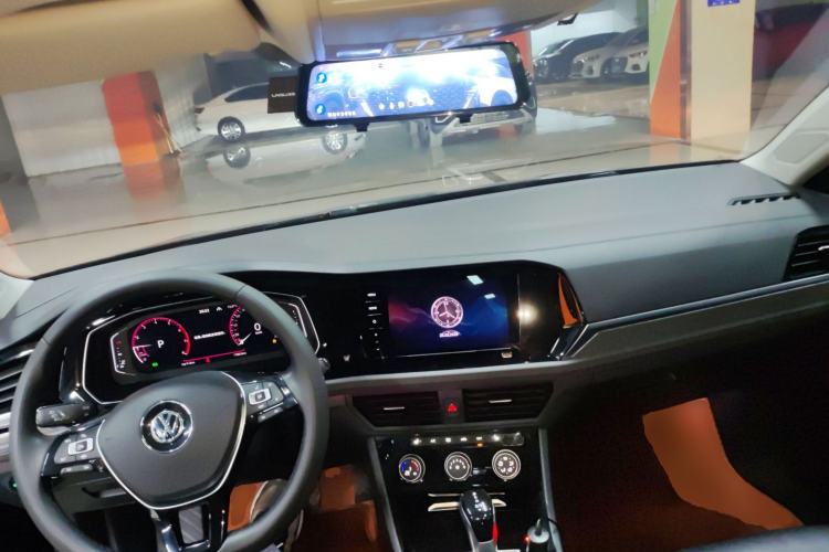 Used Volkswagen Sagitar 2022 280TSI DSG Flyover Edition Center Console