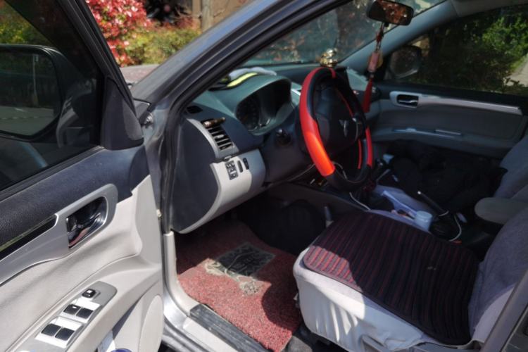 Used Mitsubishi Pajero Sport 2013 2.4L Manual Two-Wheel Drive Comfort Edition Driver Seat