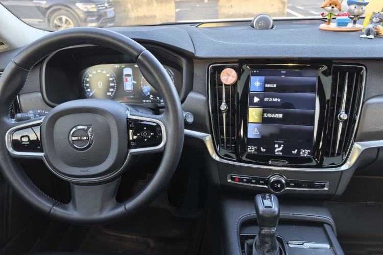 Used Volvo V90 2017 Cross Country T5 AWD Smart Range Edition