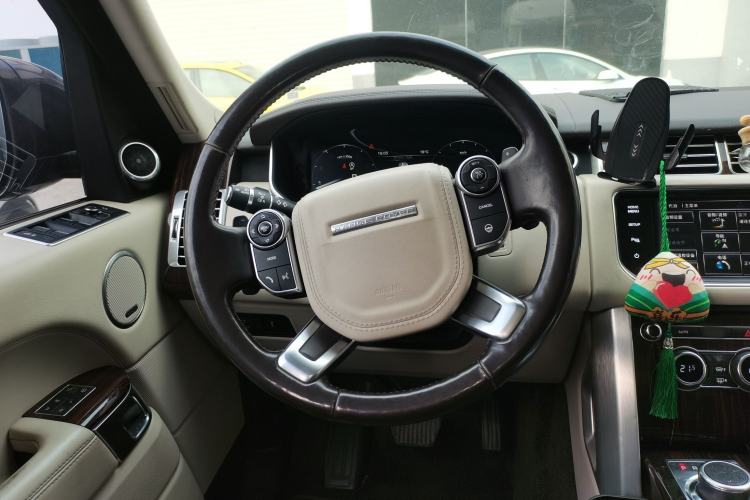 Used Land Rover Range 2015 3.0 SC V6 Vogue Steering Wheel