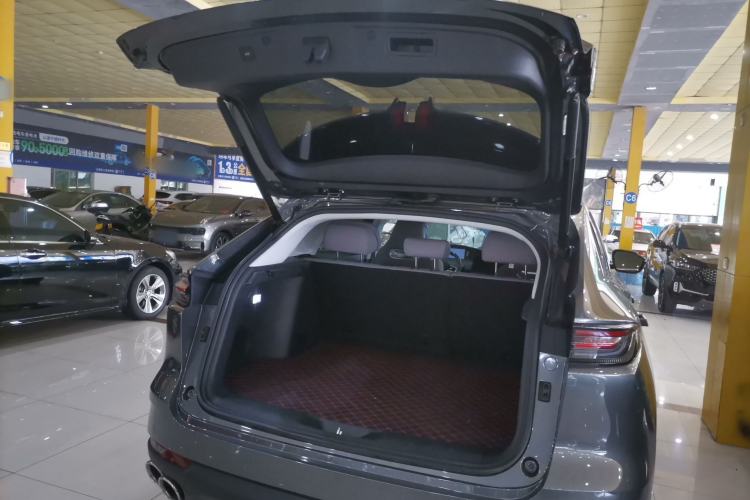 Used CHANGAN UNI-K 2023 2.0T Two-Wheel Drive Yue Ling Trim
