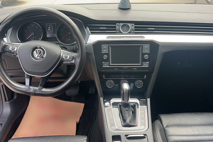 Used Volkswagen Magotan 2019 330TSI DSG Leading Edition China V Standard