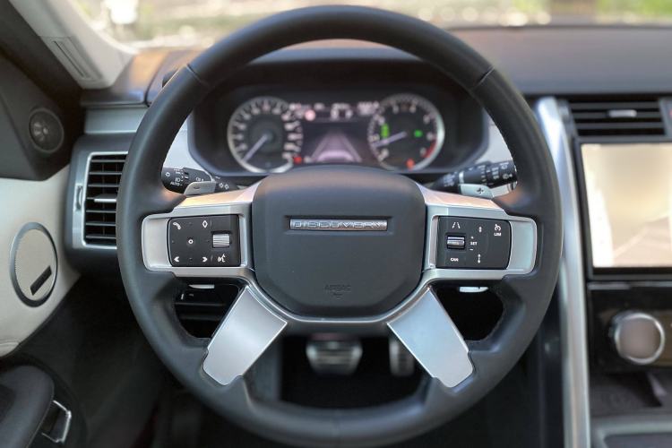 Used Land Rover Discovery 2023 Revised Version 360 PS R-Dynamic S