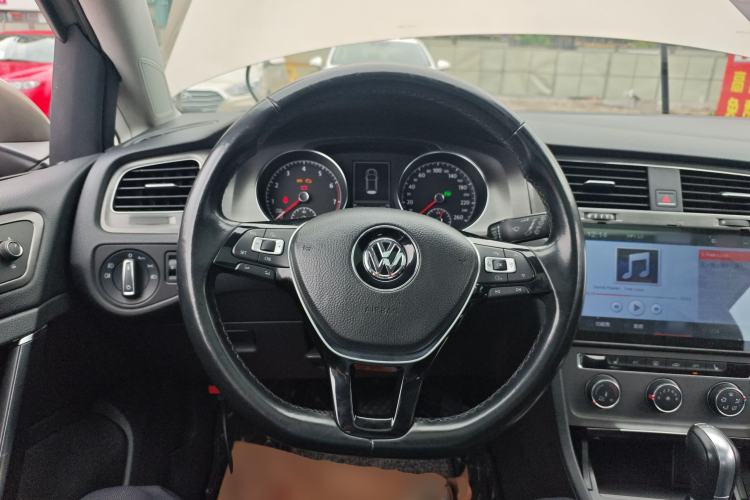 Used Volkswagen Golf 2015 1.4TSI Automatic Luxury Model Steering Wheel