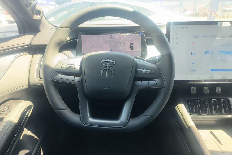 Used BYD Song L EV 2025 Intelligent Driving Version 662 km LiDAR Excellence Edition Steering Wheel
