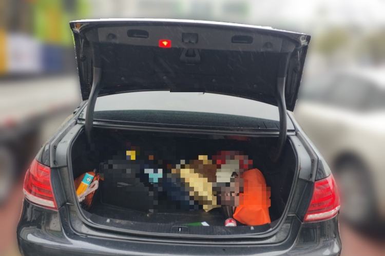 Used Mercedes-Benz E-Class 2015 E 260 L Sport & Fashion Model Trunk