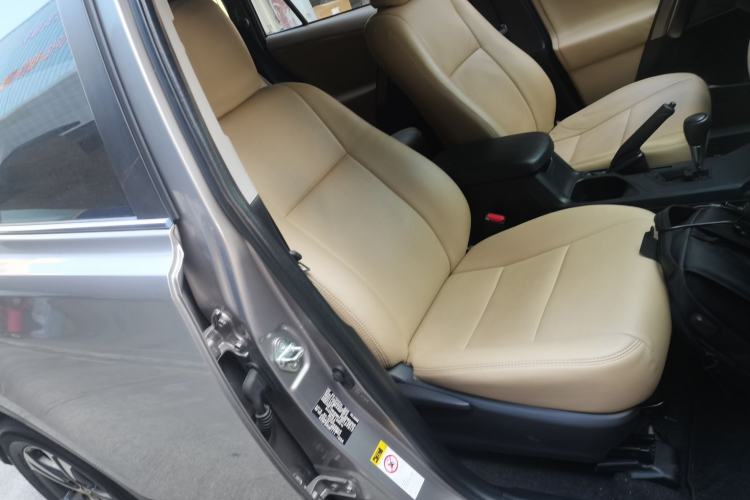 Used Toyota RAV4 2015 2.0L CVT Two-Wheel Drive Fashion Edition
