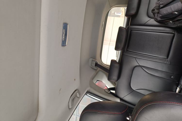 Used Haval H6 2015 Revised Version Sport Edition 1.5T Manual Transmission Two-Wheel Drive Elite Grade
