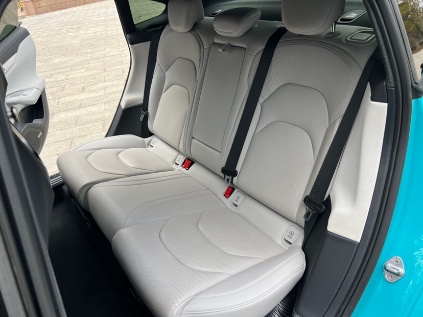 Xiaomi Auto SU7 2024 Rear-Drive Ultra-Long Range Advanced Pro-Level Intelligent Driving Version — снимка 11