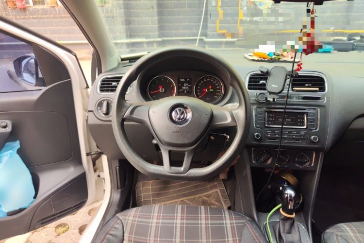 Used Volkswagen Polo 2014 1.6L Automatic Comfort Edition Steering Wheel