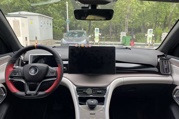 Used BYD Song Pro New Energy 2024 HONOR Edition DM-i 71KM Navigation Model Interior 3