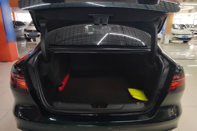 Used Jaguar XEL 2022 2.0T 250 PS R-DYNAMIC S Advanced Sport Edition Trunk