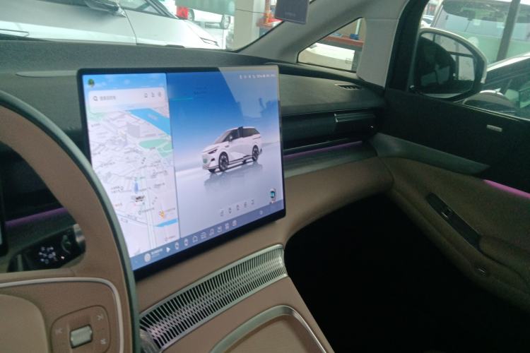 Used XPeng X9 2024 702 Ultra-Long Range Max
