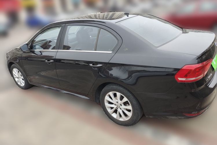 Used Volkswagen Lavida 2015 1.6L Manual Comfort Edition
