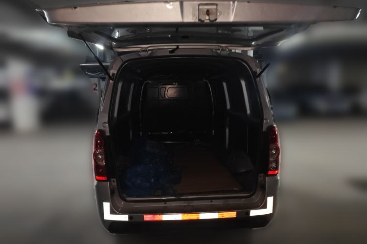 Used Wuling EV50 2022 Affordable Model Anchi with 35.904 kWh
