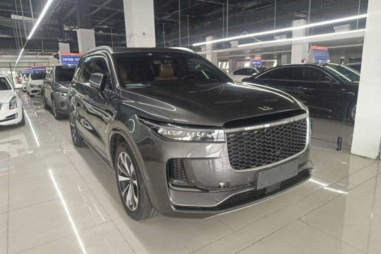 Used Li Auto ONE 2021 Extended-Range 6-Seater Version Front Right 45 Deg