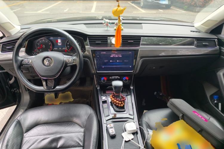 Used Volkswagen Phideon 2018 Revised Version 380TSI Two-Wheel Drive Business Edition Center Console