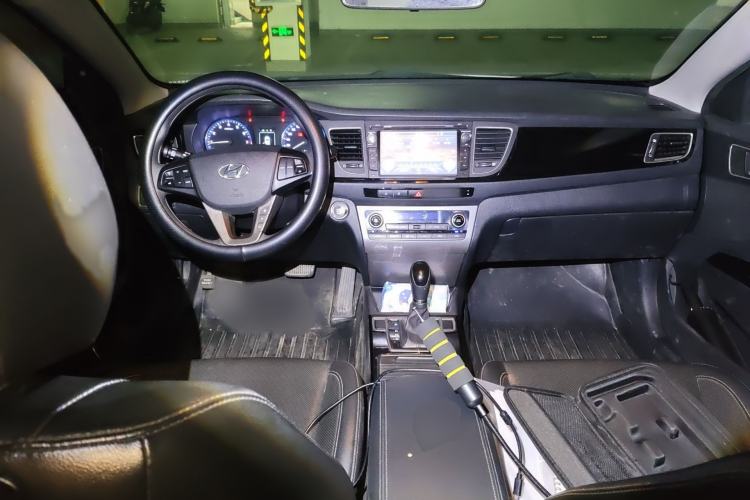 Used Hyundai Mistra 2014 1.8L Automatic Smart GLS Interior 2