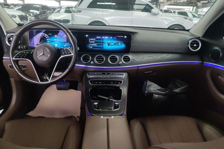 Used Mercedes-Benz E-Class New Energy 2022 Restyled E 350 e L Plug-in Hybrid Sports Sedan Center Console