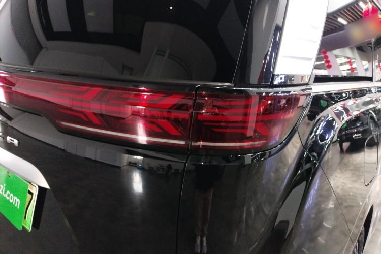 Used Denza D9 2024 DM-i 980 Four-Wheel Drive Prestige Model
