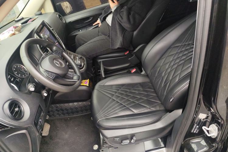 Used Mercedes-Benz Vito 2018 2.0T Elite Version 7 Seats China VI Emission Standard
