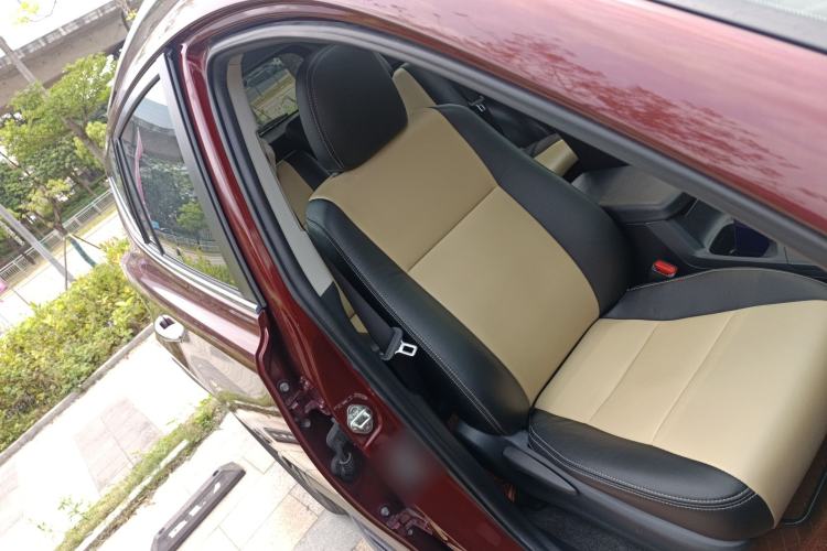 Used Toyota RAV4 2016 2.0L CVT Two-Wheel Drive Fashion Edition China V Standard Right Front Seat