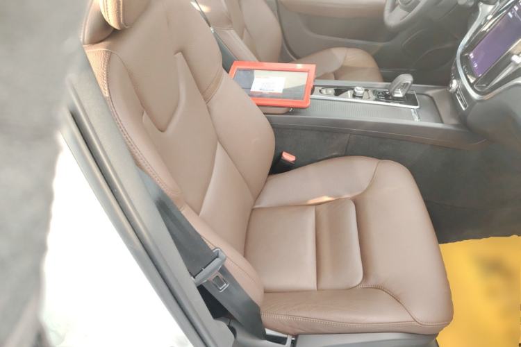 Used Volvo S60 2023 B4 Zhiyi Luxury Edition