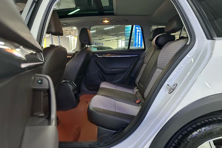 Used Skoda Octavia 2018 Station Wagon TSI280 DSG Luxury Edition
