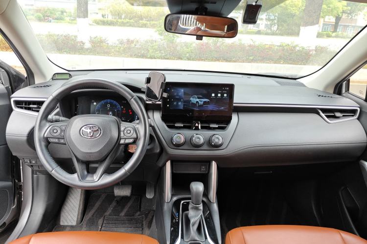 Used Toyota Corolla Cross 2023 2.0L Pioneer Edition Center Console