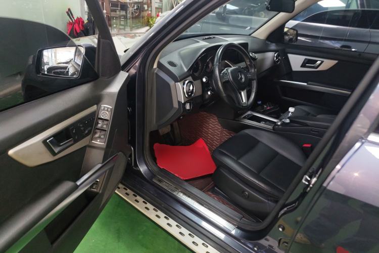 Used Mercedes-Benz GLK-Class 2013 GLK 300 4MATIC Dynamic Sunroof Model