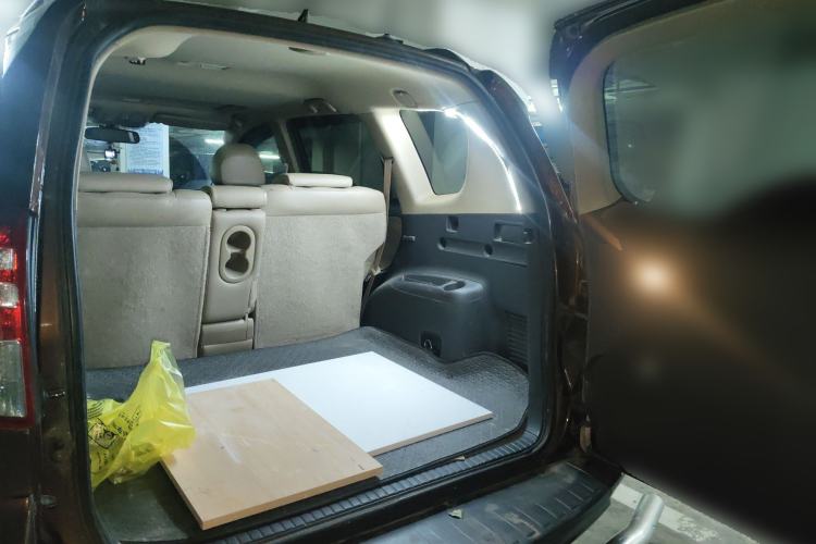 Used Toyota RAV4 2012 Luxurious 2.4L Automatic 4x4 with Stylish Features
