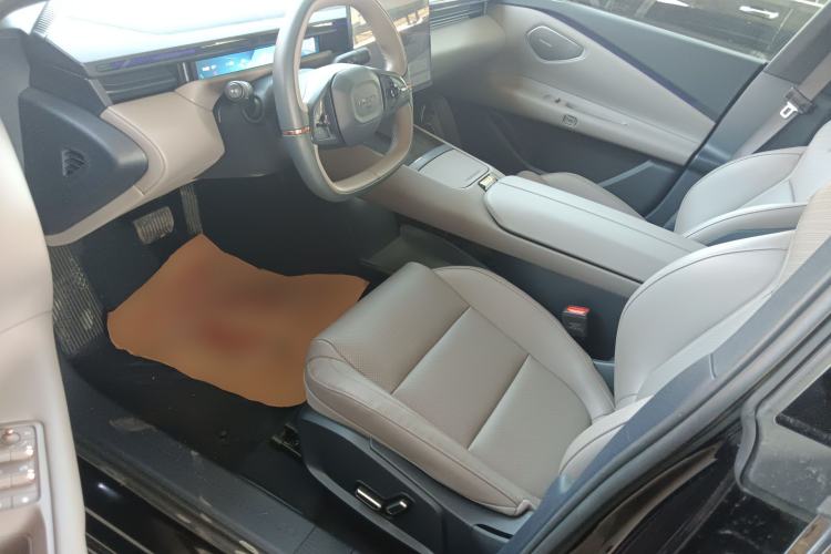 Used Lynk & Co Z10 2025 71 kWh 602 km Range Rear-Wheel Drive Pro
