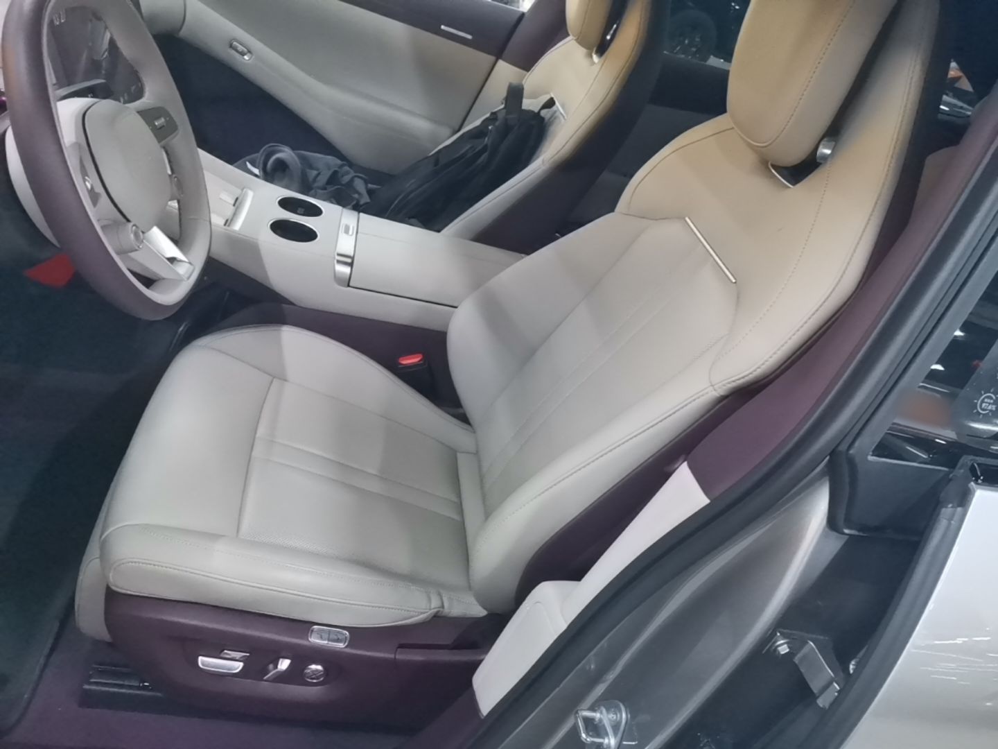 Xiaomi Auto YU7 2025 Ultra-Long Range Rear-Wheel Drive Version — снимка 17