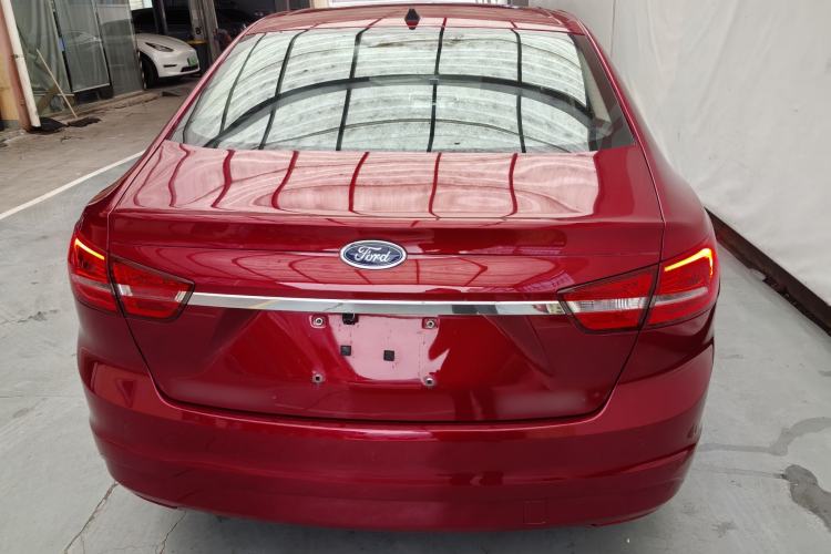 Used Ford Escort 2015 1.5L Automatic Fashion Model