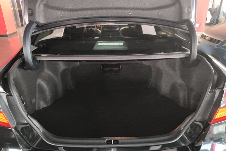 Used Toyota Camry 2016 2.0G 10th Anniversary Leading Edition Trunk